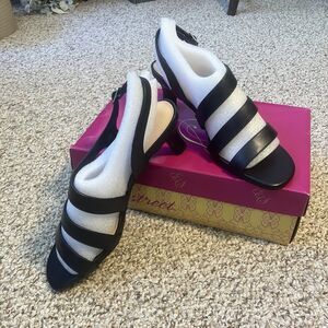 NEW Easy Street Womens Como Heeled Sandals Size 9.5 W Navy Blue Strappy Summer